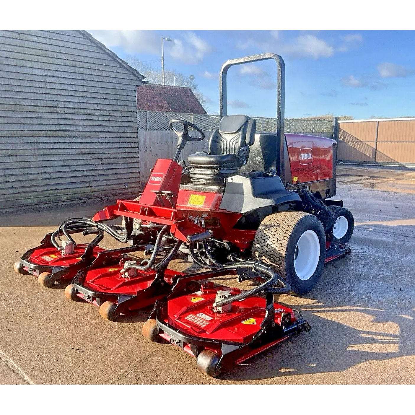 2007 TORO GROUNDMASTER 4500-D 5 GANG POD RIDE ON LAWN MOWER