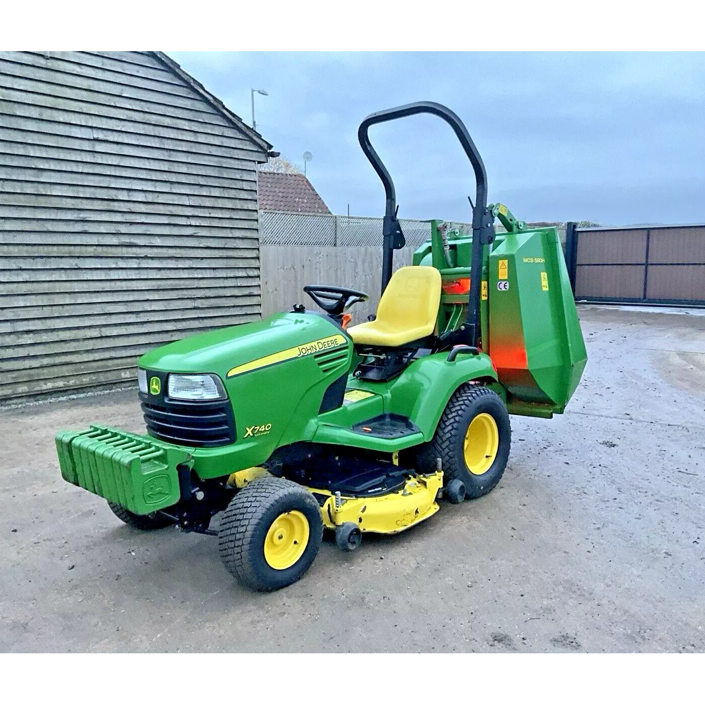 2009 JOHN DEERE X740 DIESEL RIDE ON LAWN MOWER WITH HIGH TIP COLLECTOR