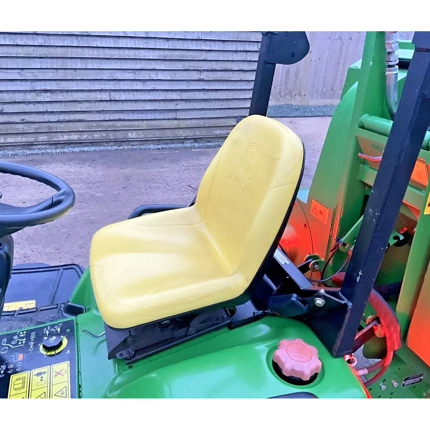 2009 JOHN DEERE X740