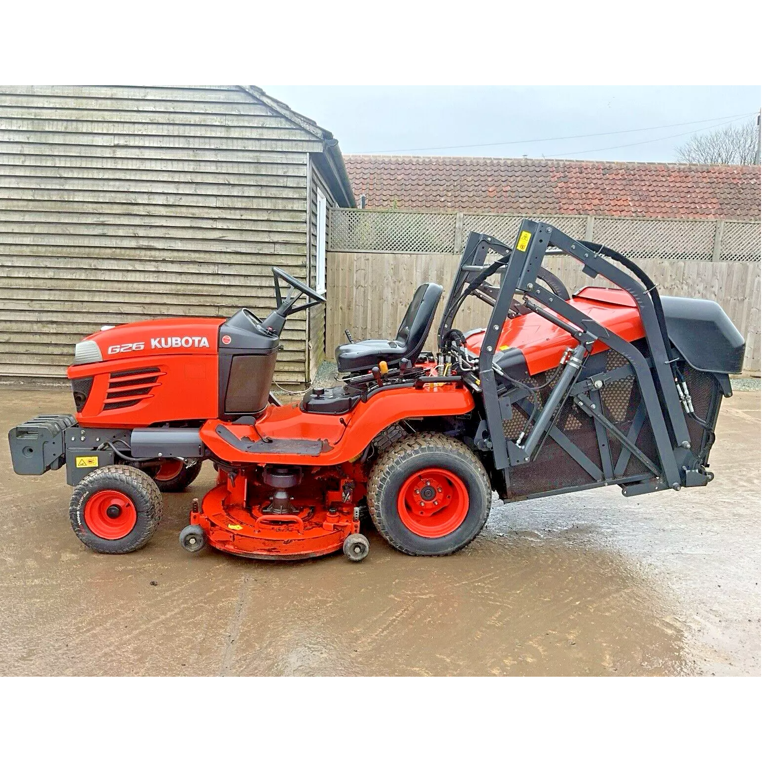 2011 KUBOTA G26