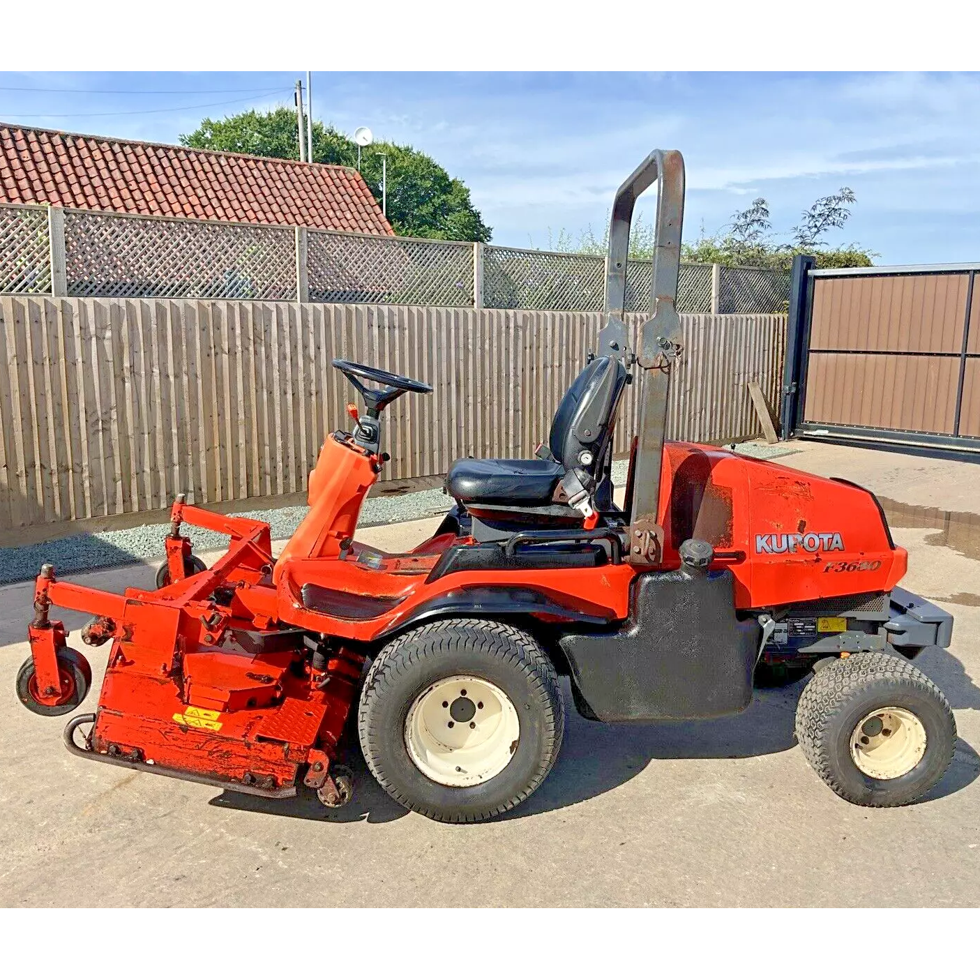 2012 KUBOTA F3680 OUTFRONT DIESEL RIDE ON LAWN MOWER