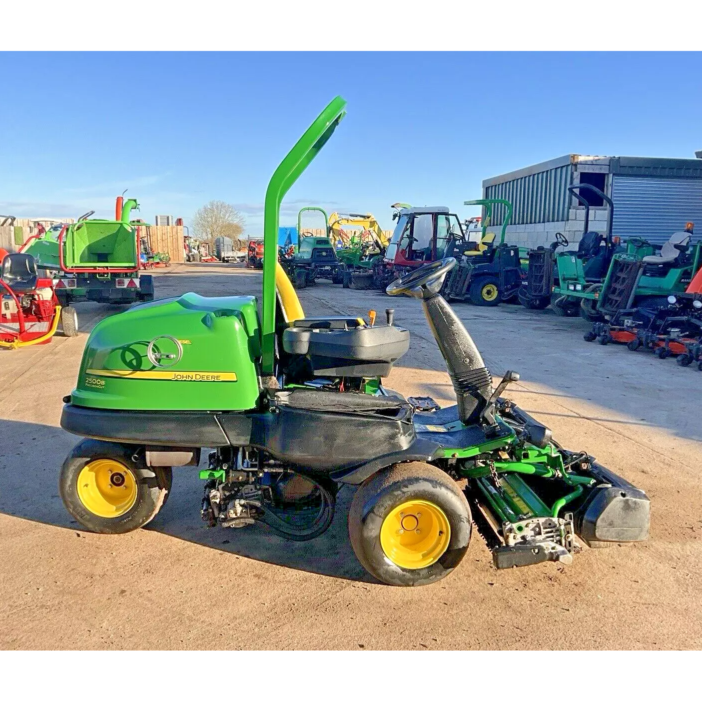 2013 JOHN DEERE 2500B