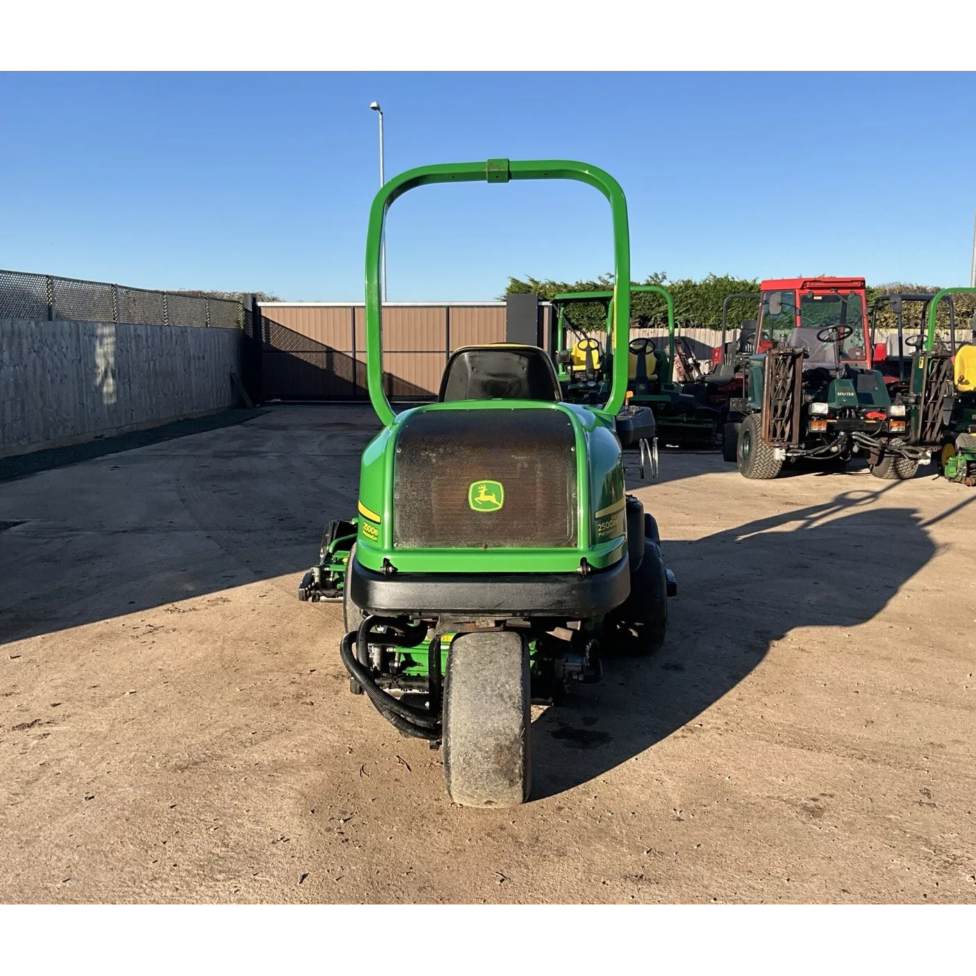 2013 JOHN DEERE 2500B