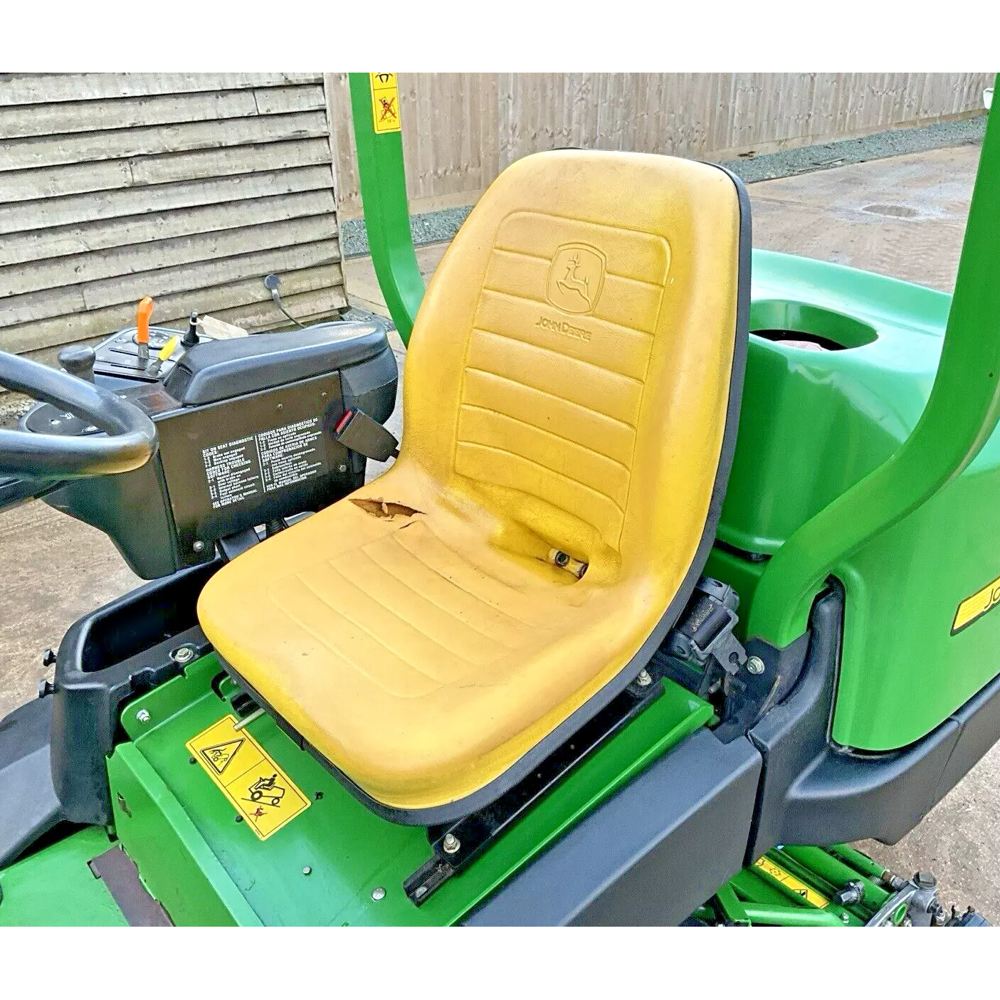 2013 JOHN DEERE 2500E