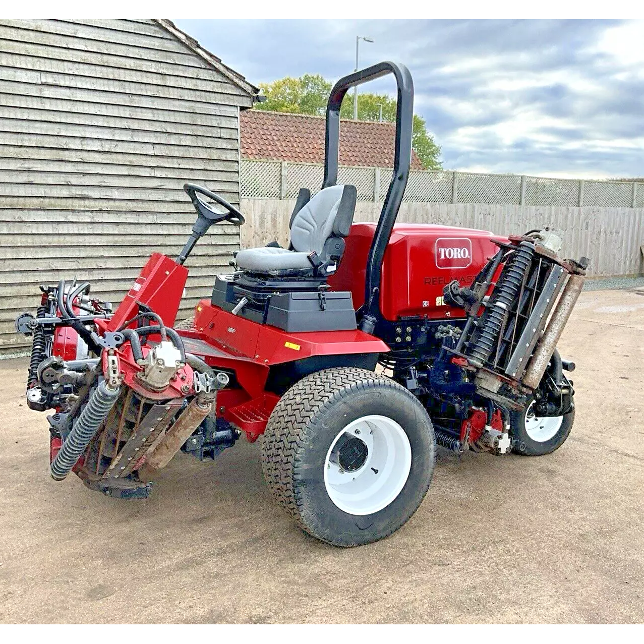 2013 TORO REELMASTER 6700 7 GANG FAIRWAY CYLINDER RIDE ON LAWN MOWER