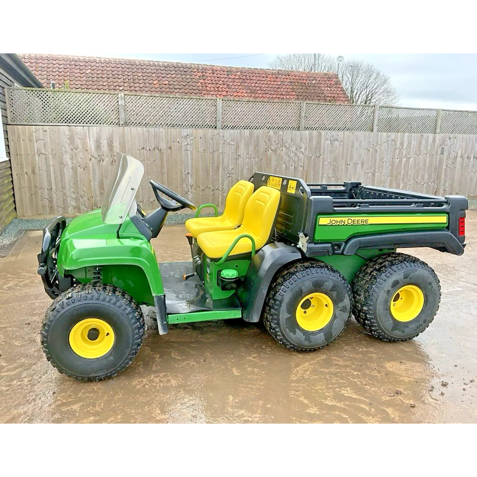 2014 JOHN DEERE 6x4 TH GATOR