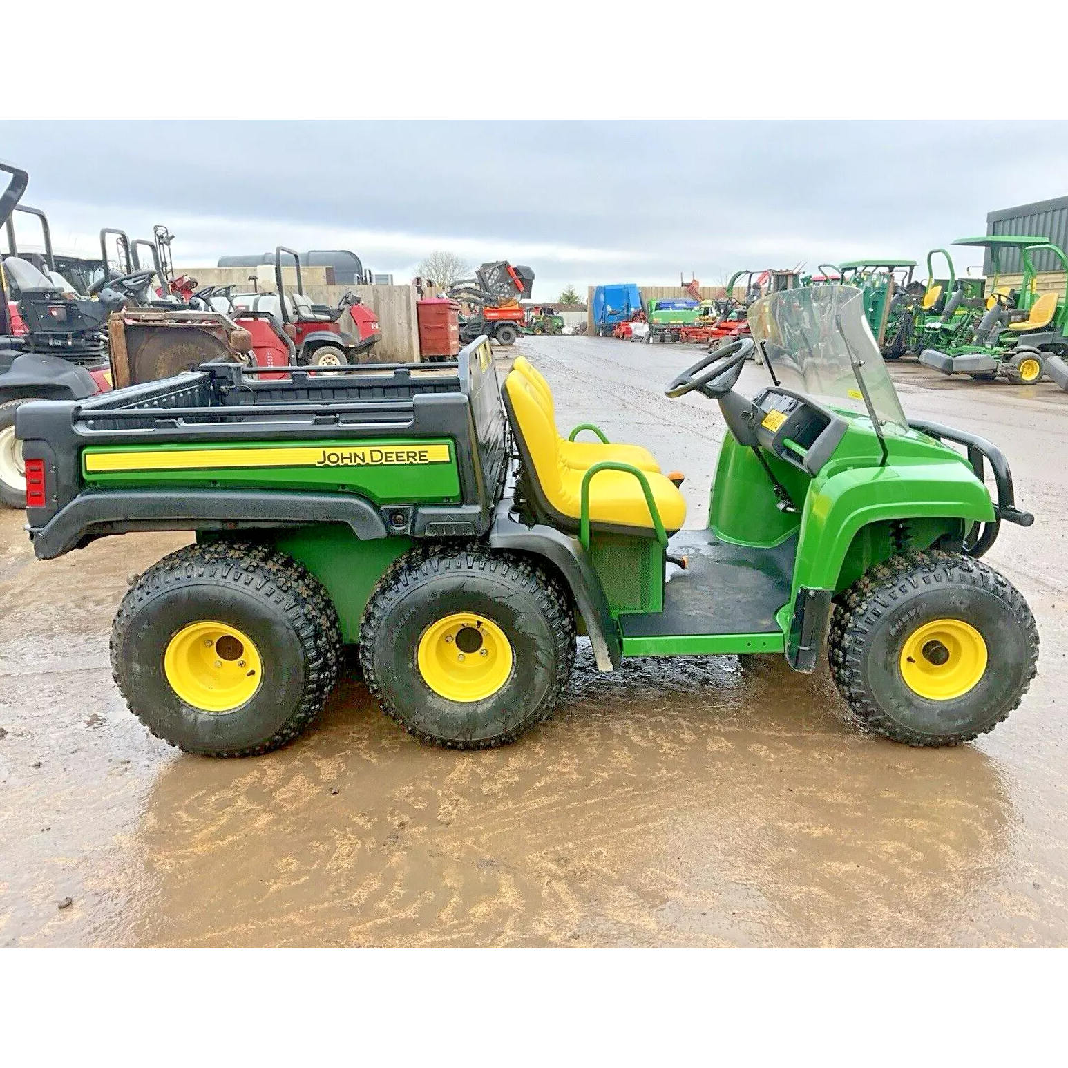 2014 JOHN DEERE 6x4 TH GATOR