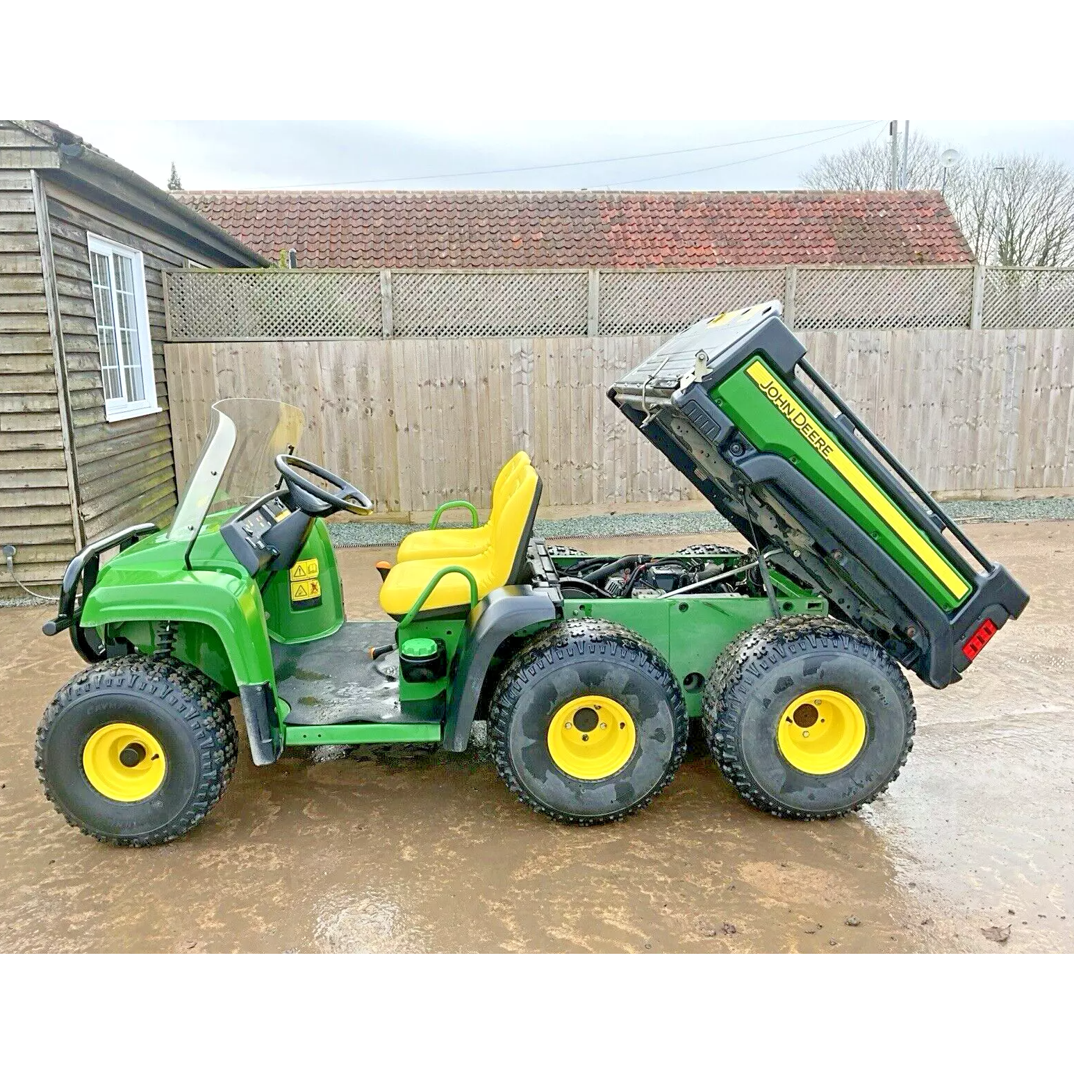 2014 JOHN DEERE 6x4 TH GATOR