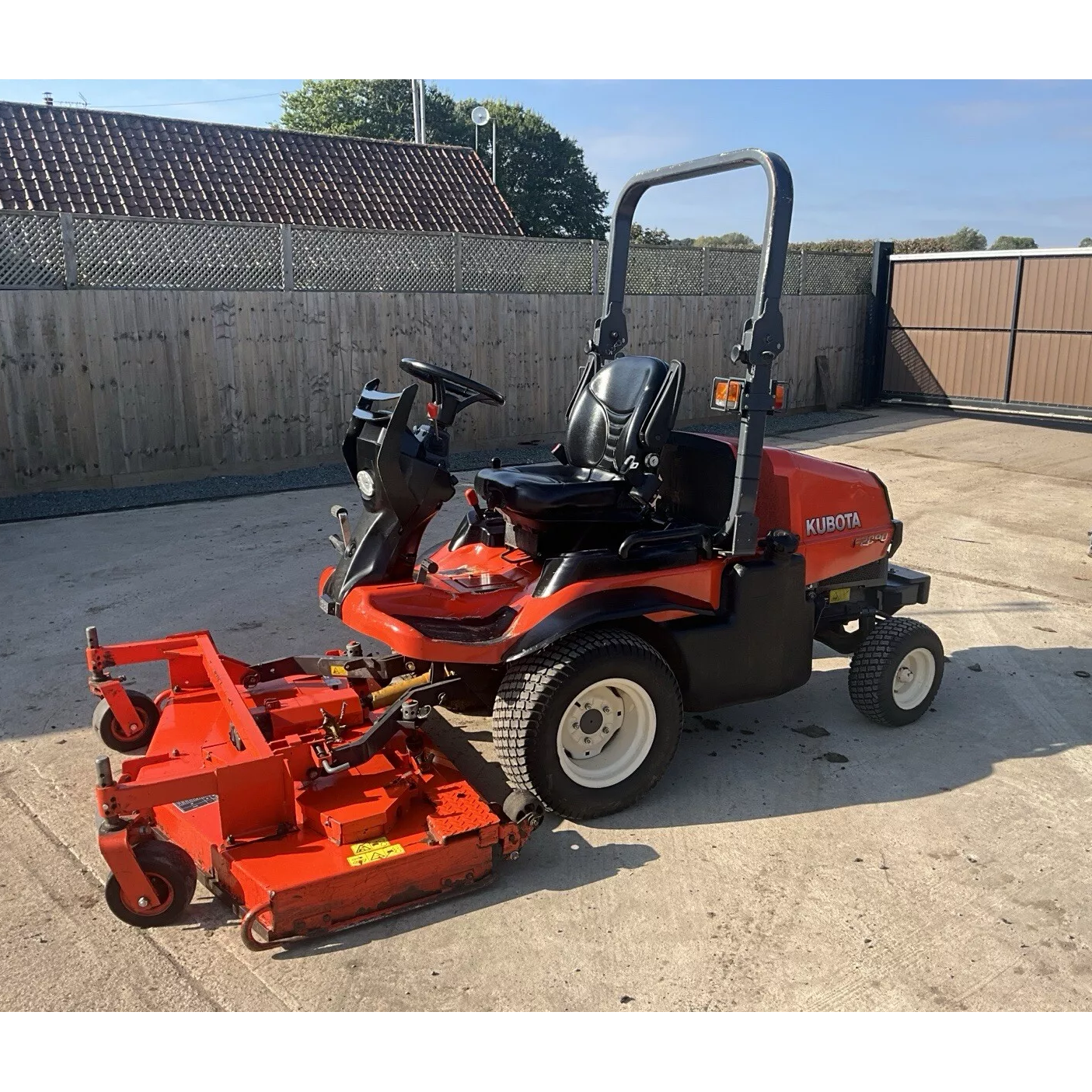 2014 KUBOTA F2890 OUTFRONT DIESEL RIDE ON LAWN MOWER