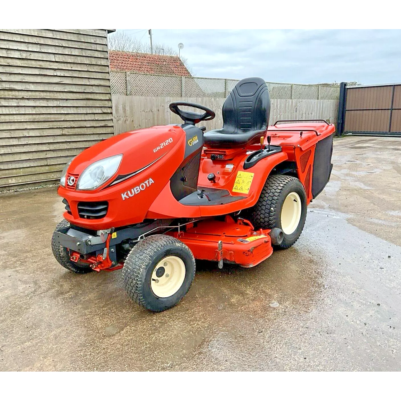 2014 KUBOTA GR2120 4WD DIESEL RIDE ON LAWN MOWER