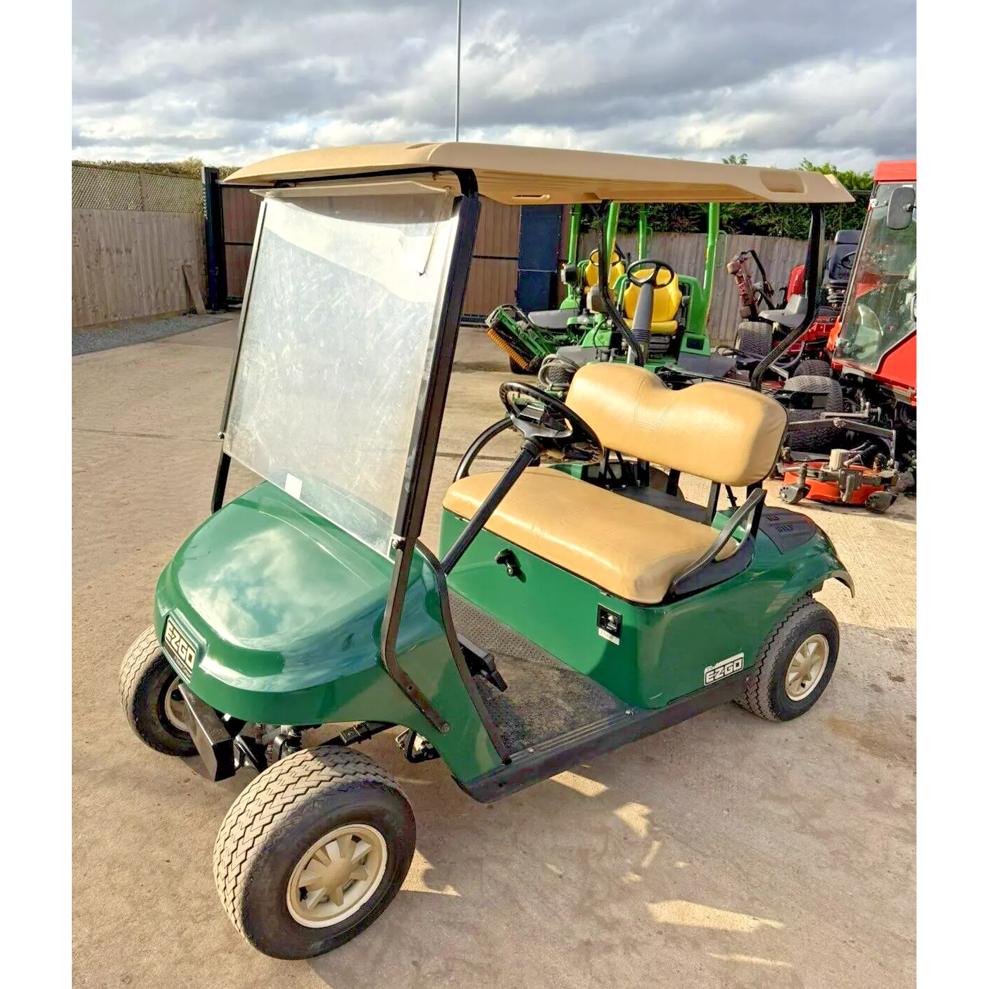 2015 EZGO EZ-GO TXT PETROL GOLF BUGGY