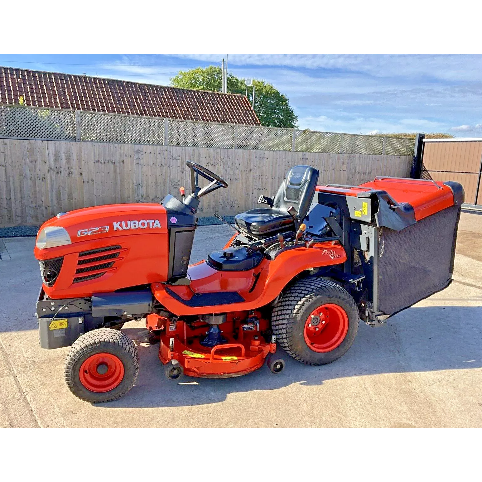 2015 KUBOTA G23 DIESEL RIDE ON LAWN MOWER