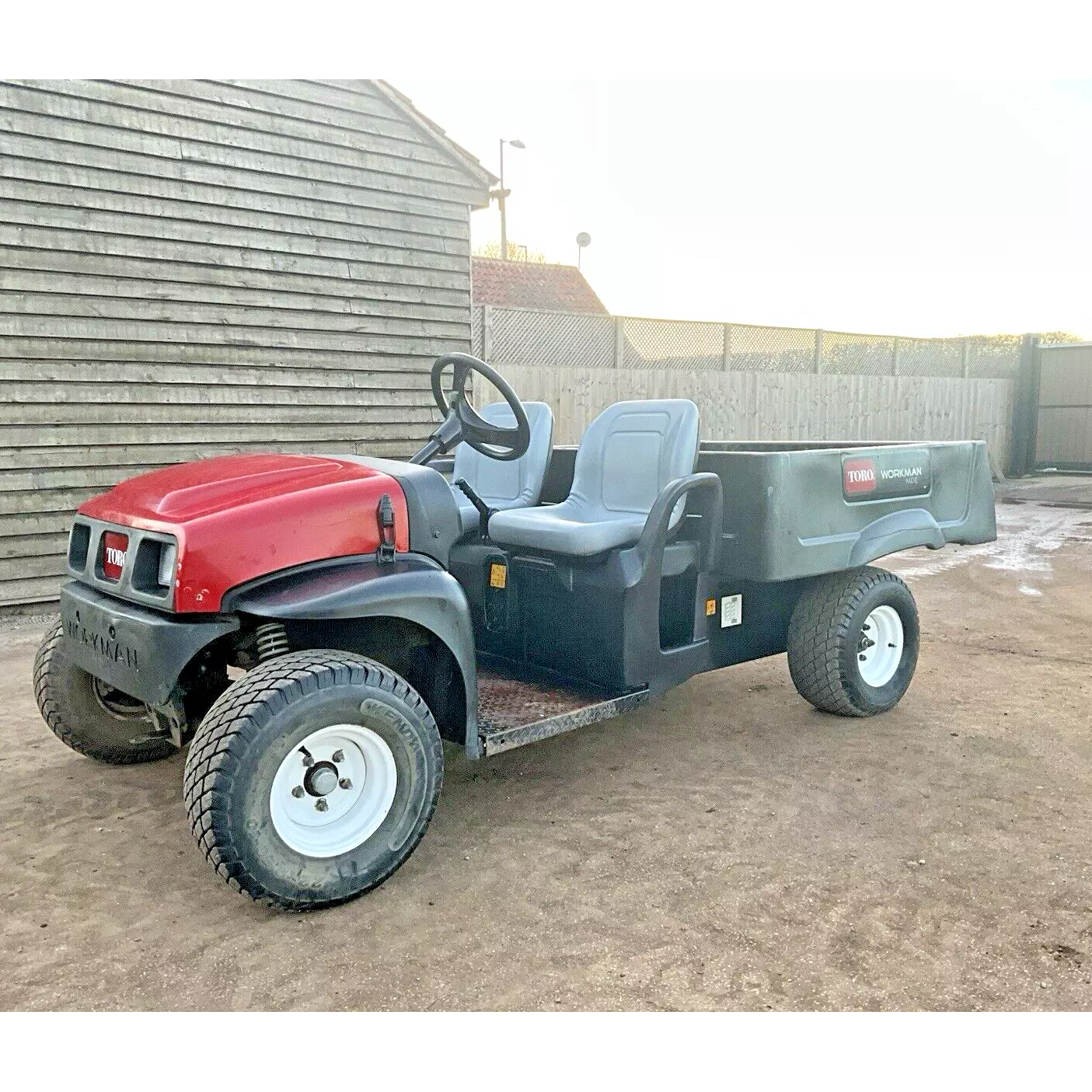 2015 TORO WORKMAN MDE ELECTRIC RECHARGABLE 48V UTILITY VEHICLE