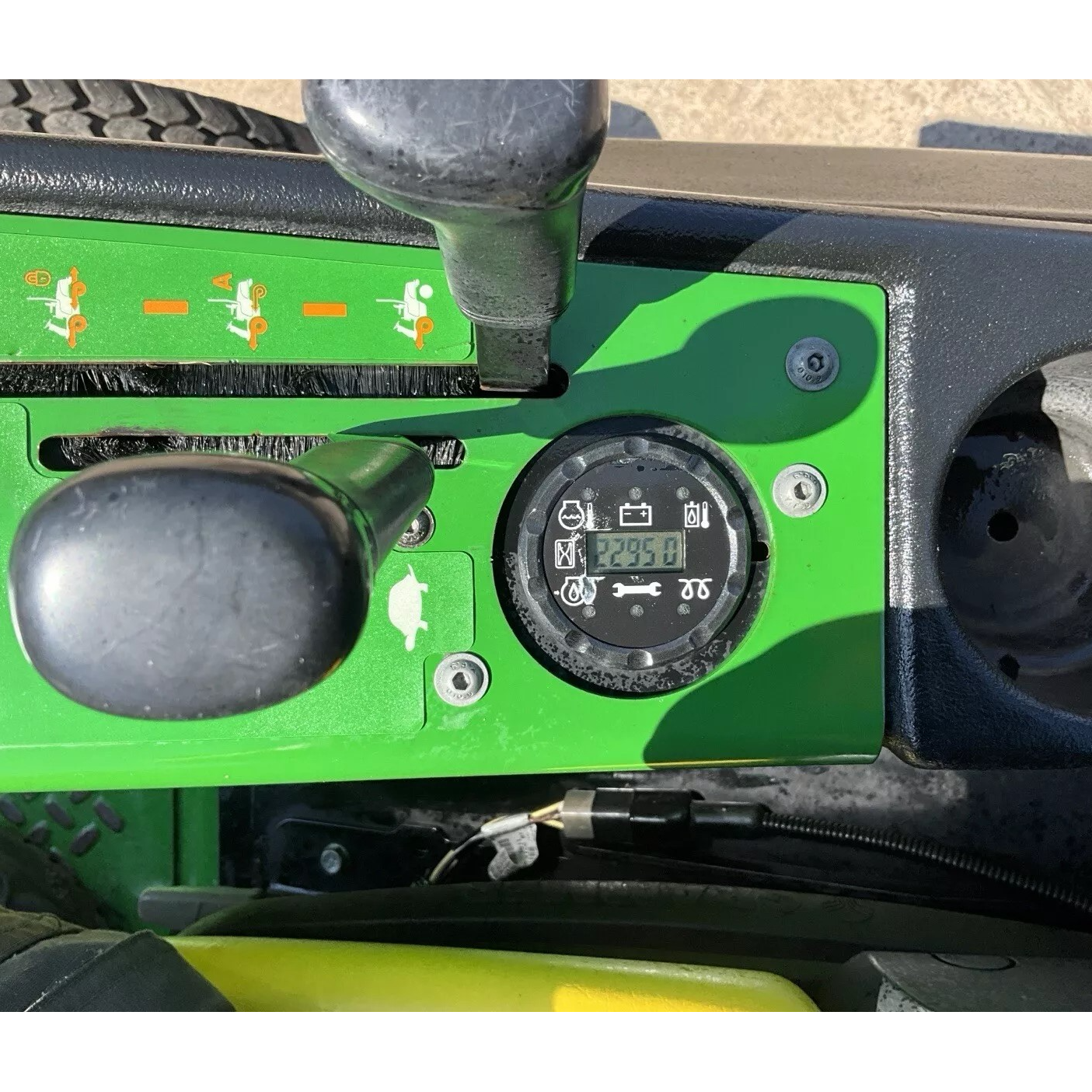 2016 JOHN DEERE 1580