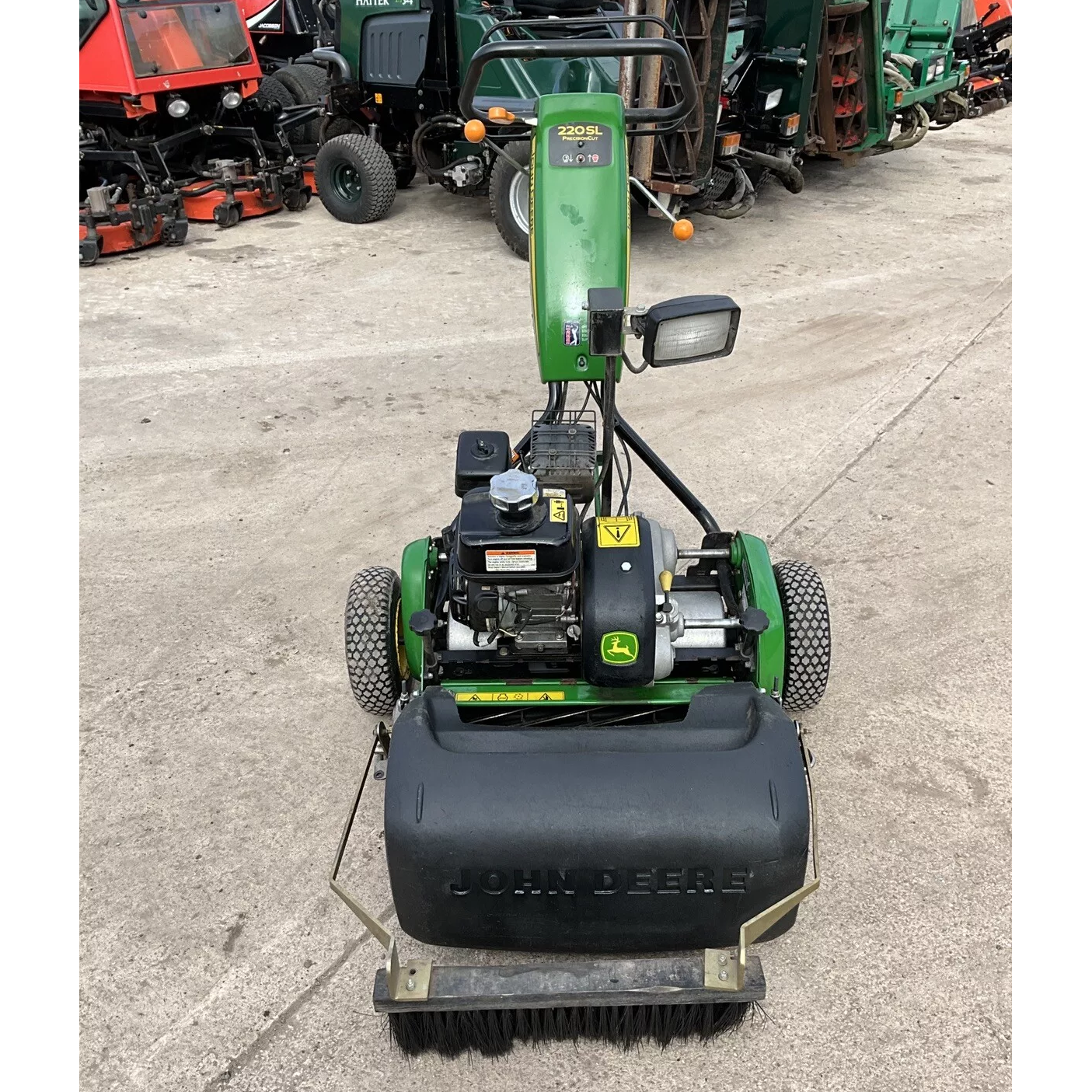 2016 JOHN DEERE 220SL