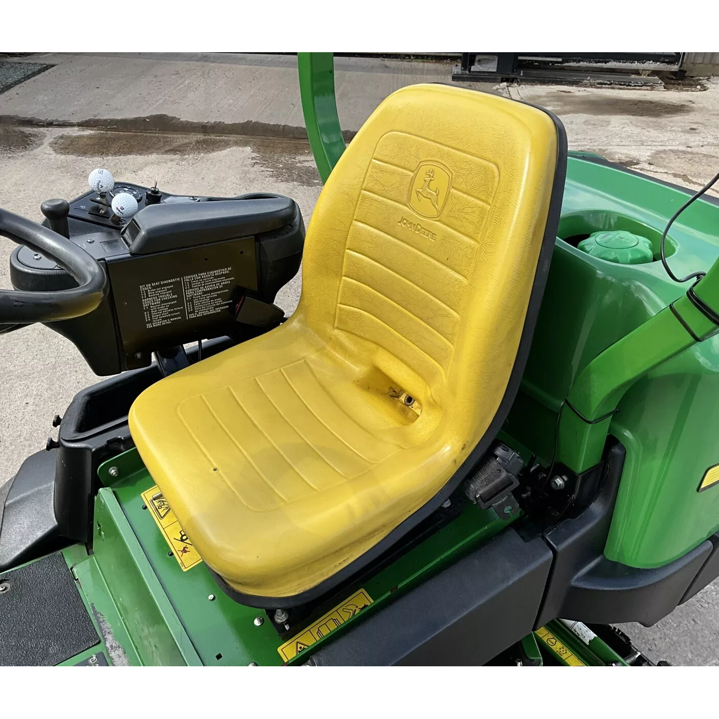 2016 JOHN DEERE 2500E