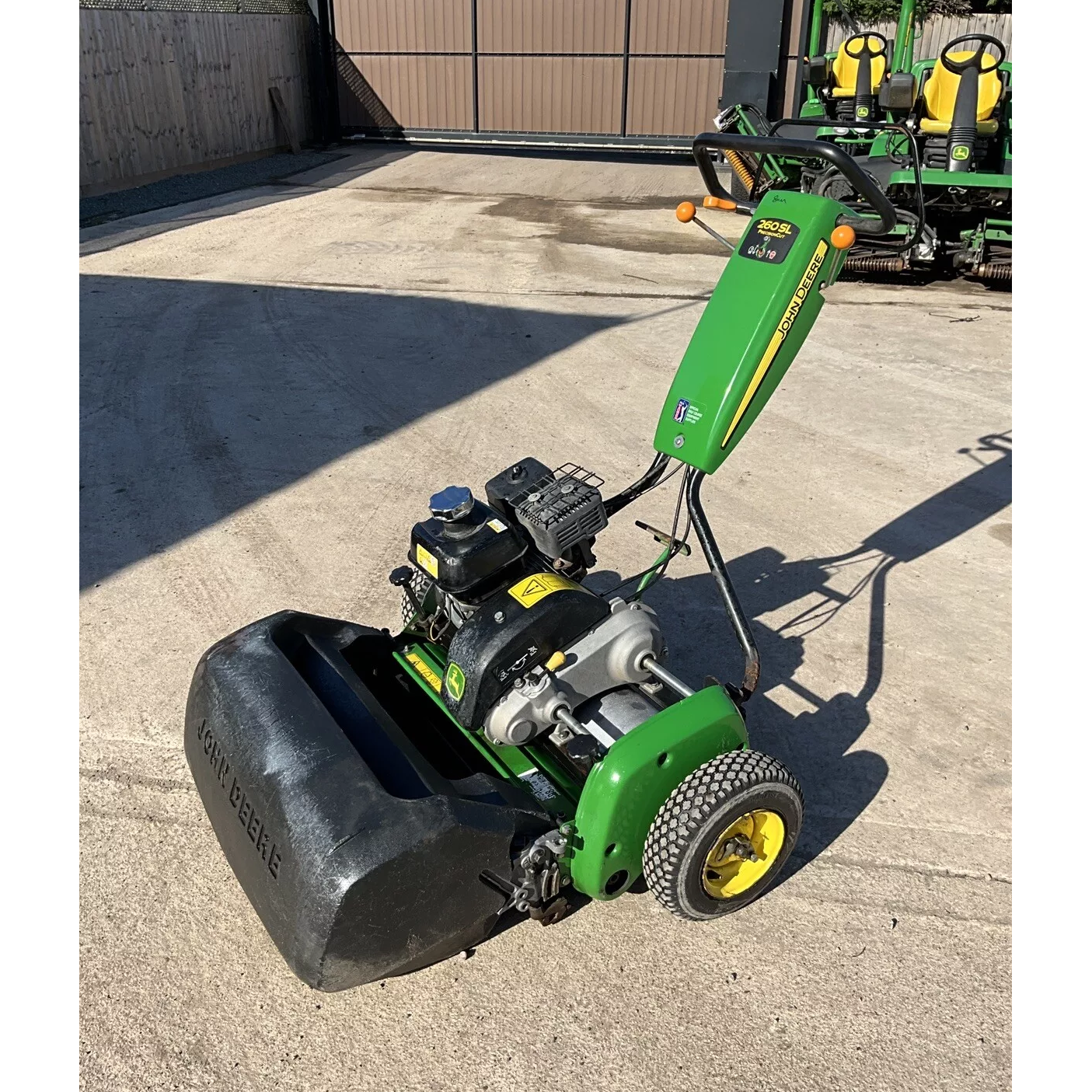 2016 JOHN DEERE 260SL FINE CUT GREENS BOWLING GREEN PETROL CYLINDER MOWER