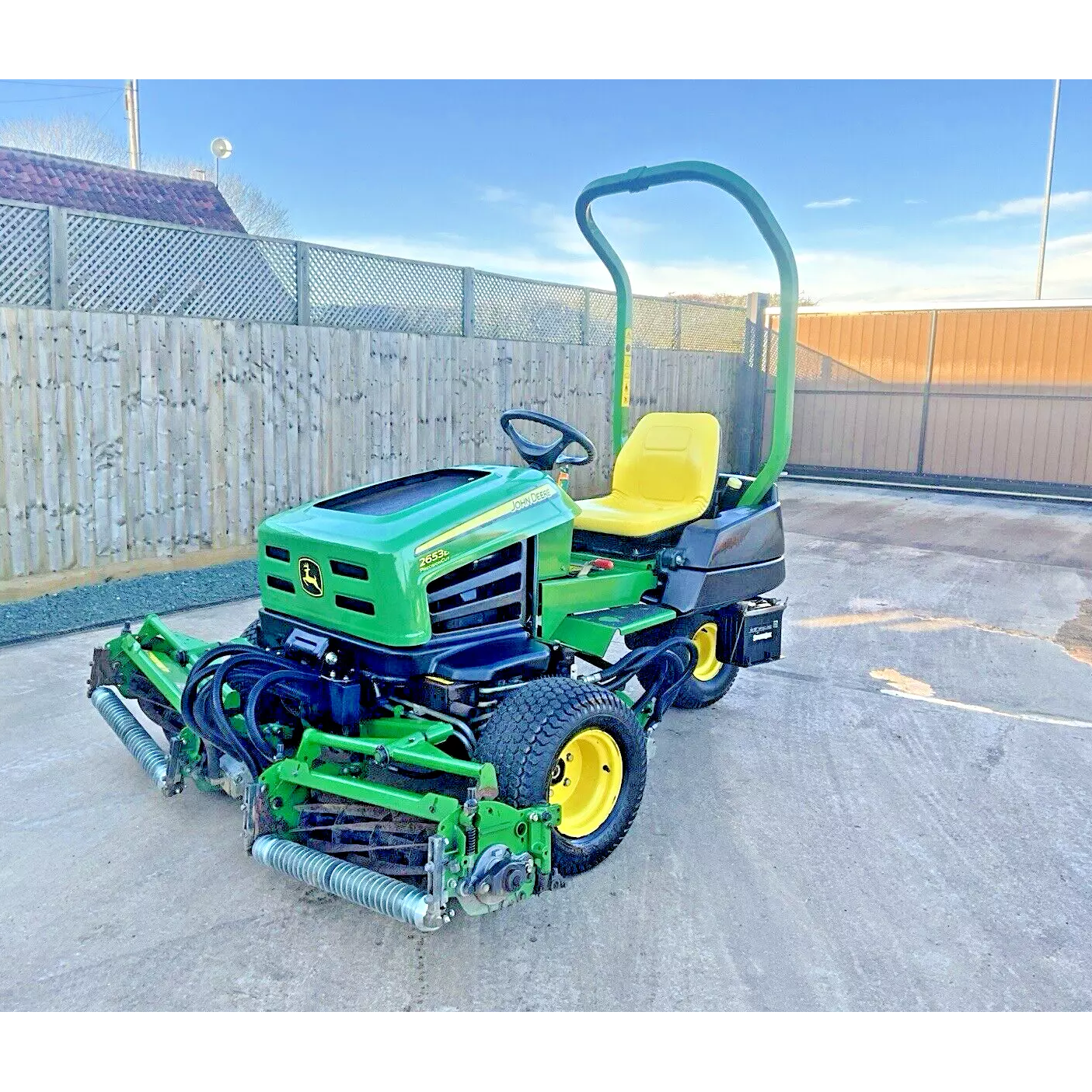 2016 JOHN DEERE 2653B RIDE ON LAWN MOWER