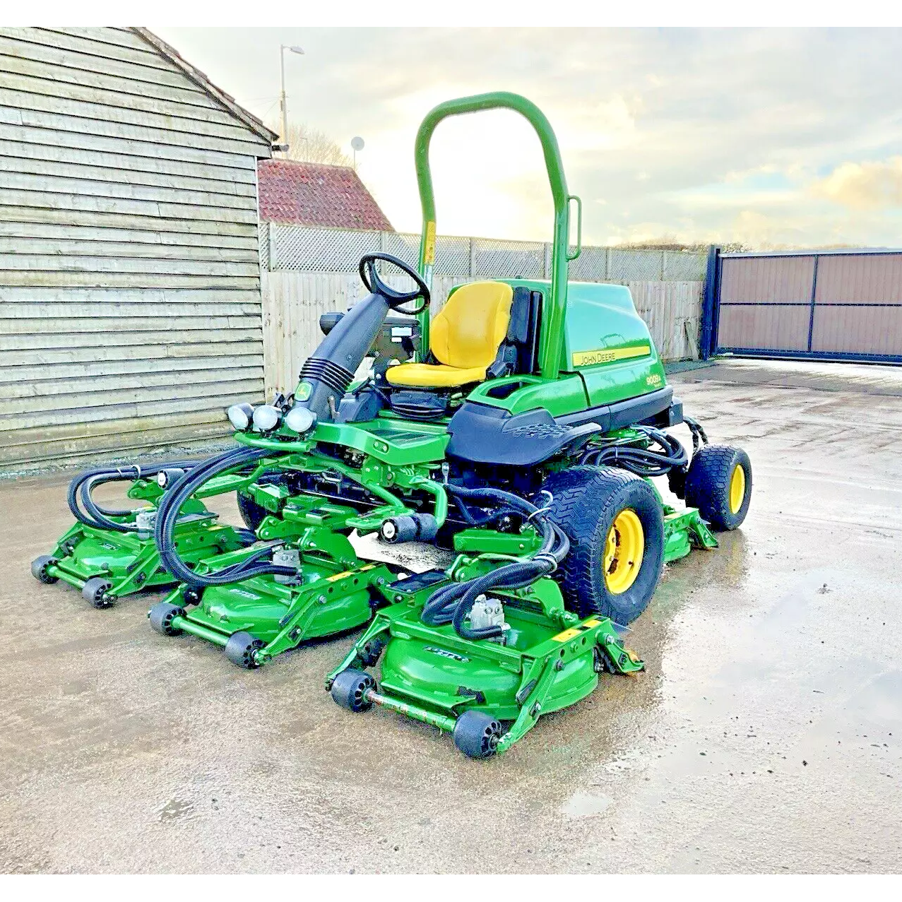 2016 JOHN DEERE 9009A 5 GANG POD WIDE AREA RIDE ON LAWN MOWER| 3701HOURS