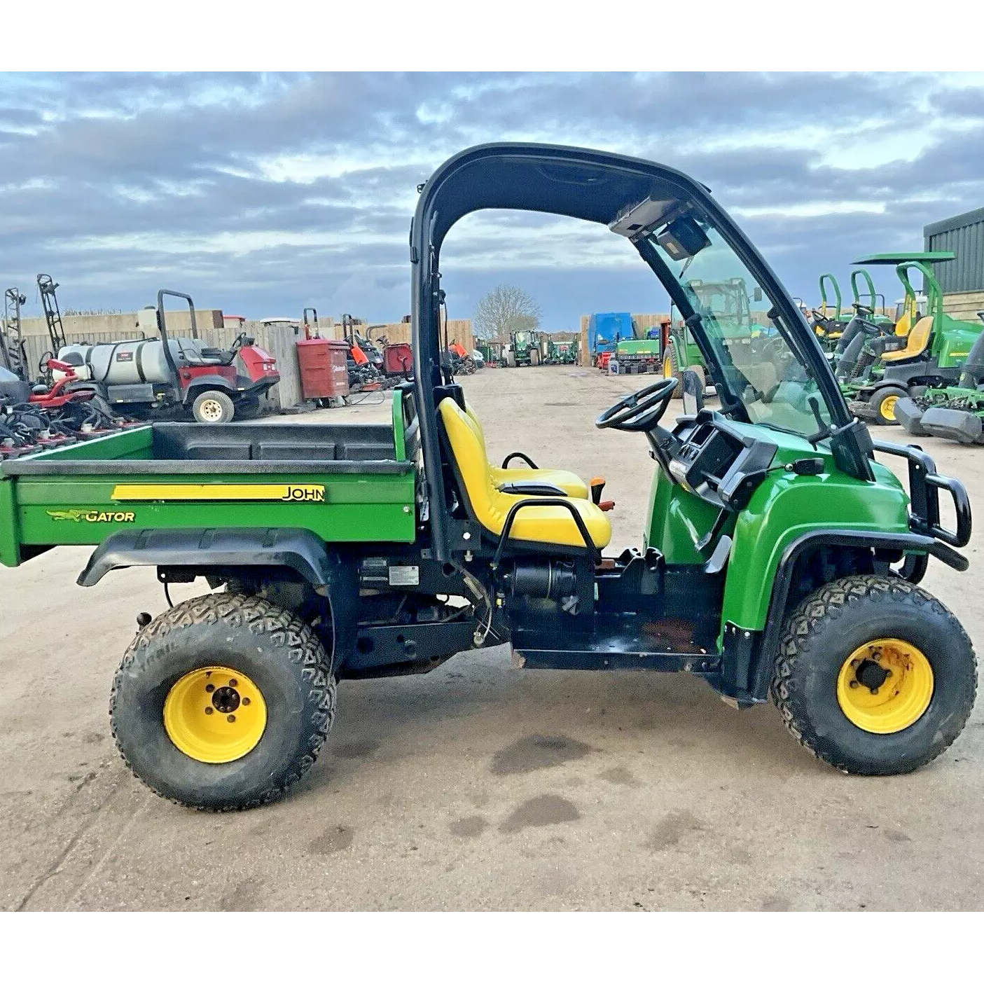 2016 JOHN DEERE HPX