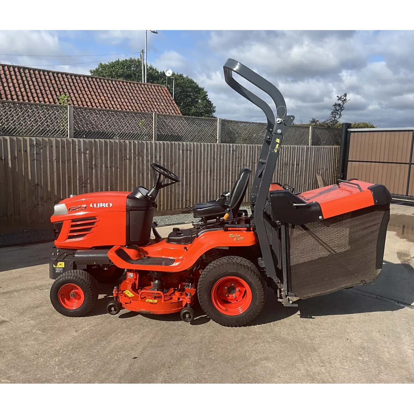 2016 KUBOTA G23