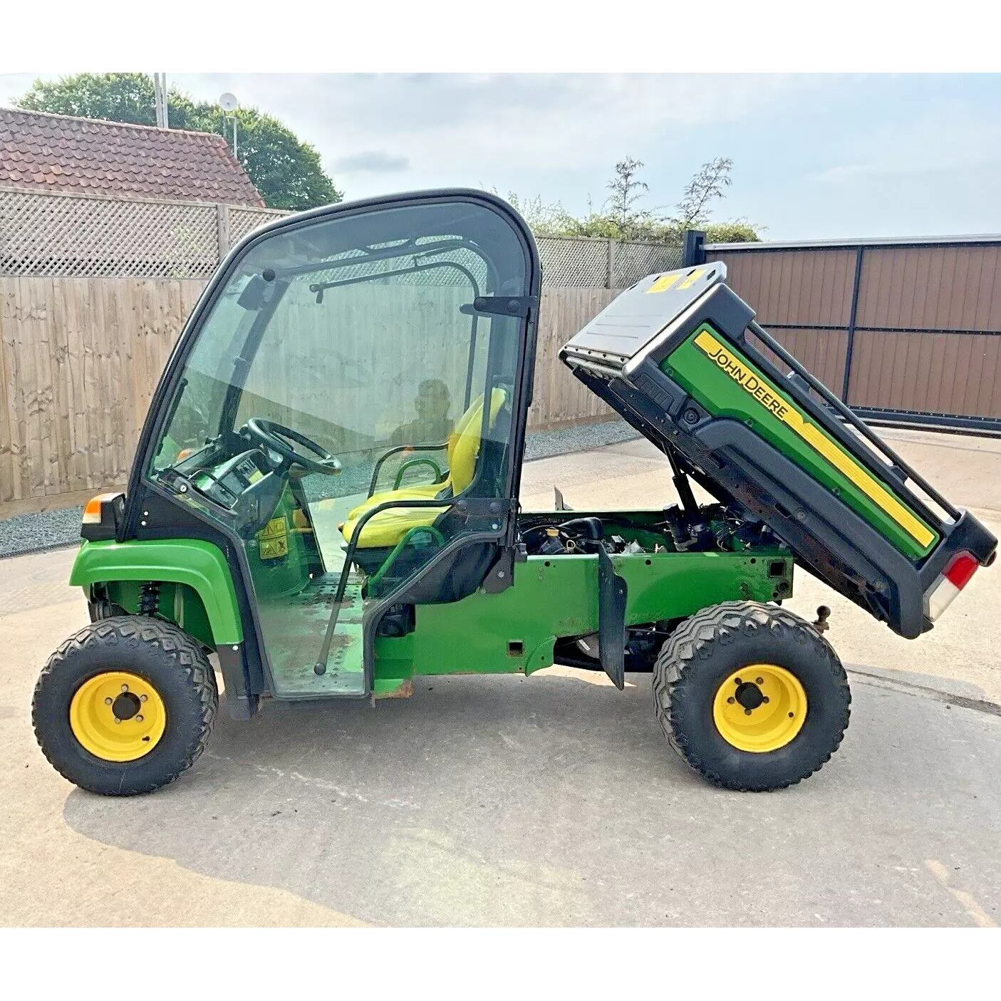 2017 67 JOHN DEERE TX 4X2