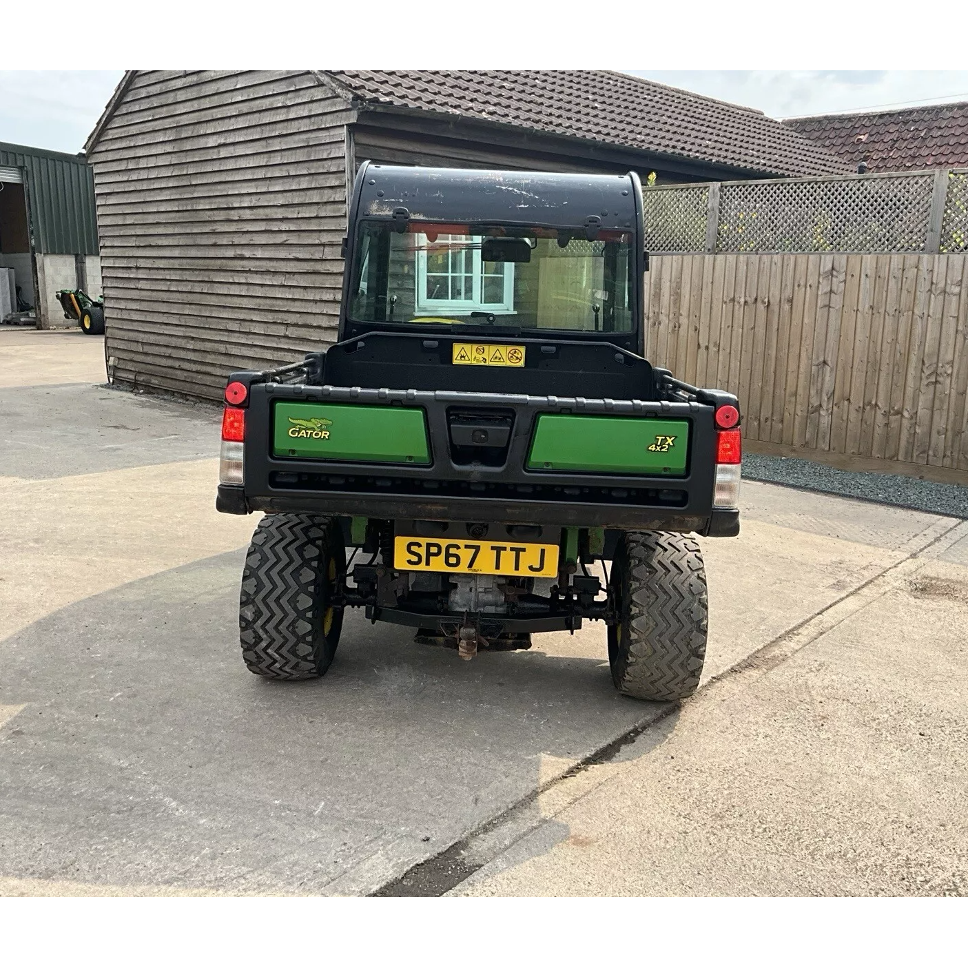 2017 67 JOHN DEERE TX 4X2