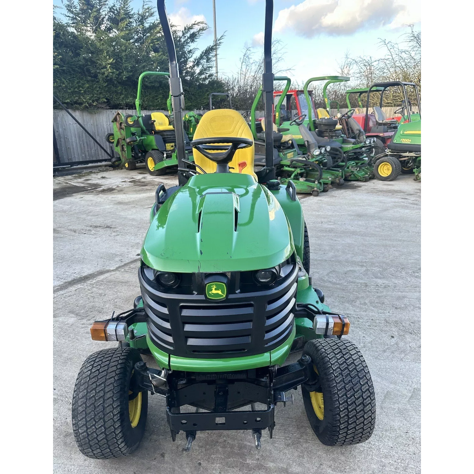 2017 JOHN DEERE X750