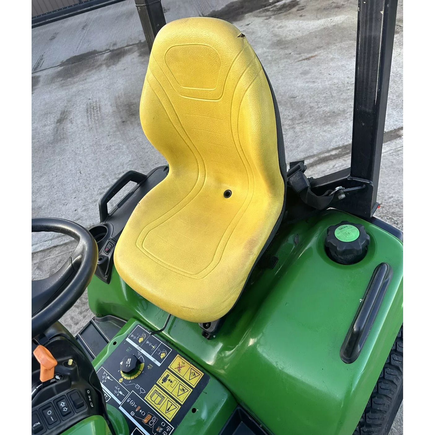 2017 JOHN DEERE X750