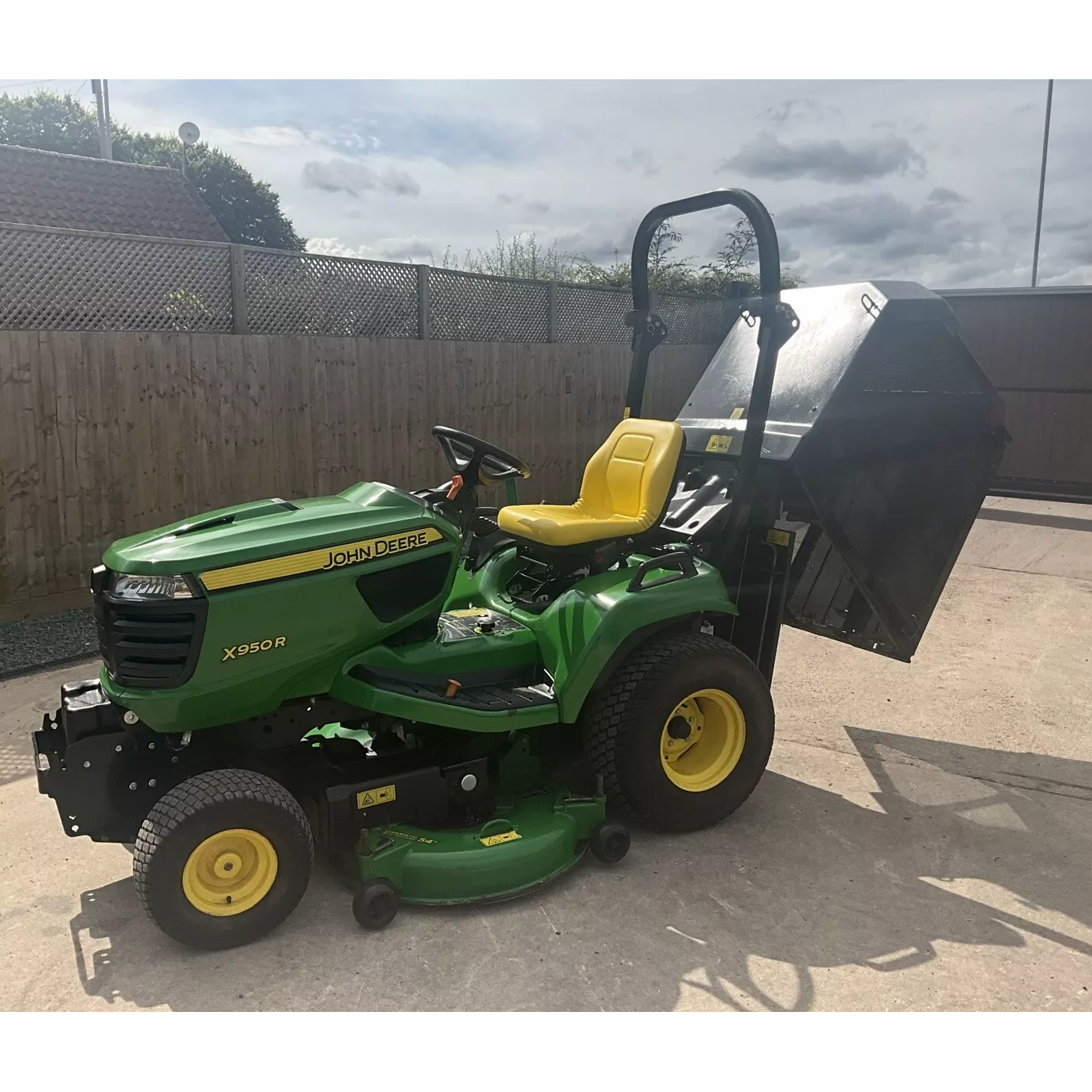 2017 JOHN DEERE X950R