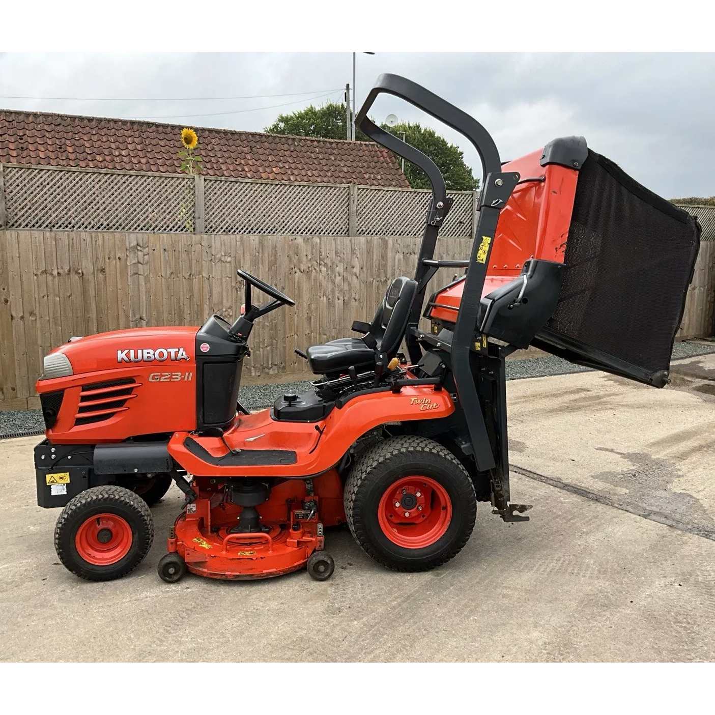 2017 KUBOTA G23