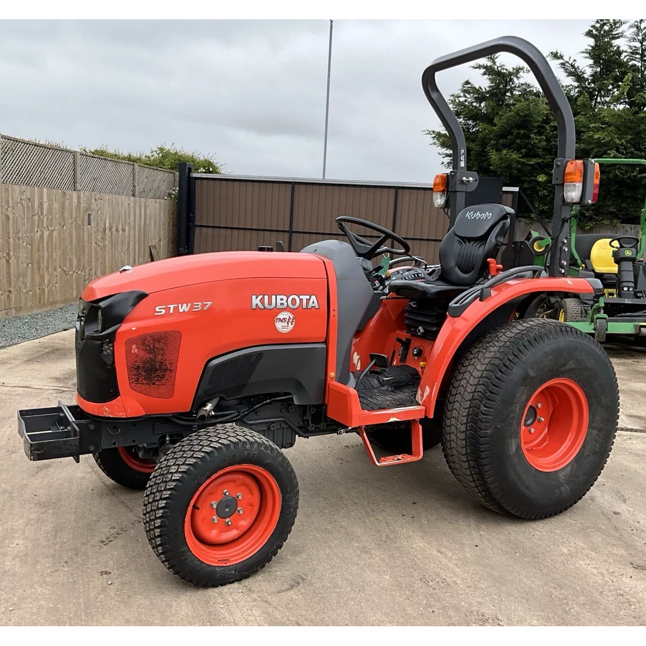 2017 KUBOTA STW37 4WD 40HP COMPACT TRACTOR