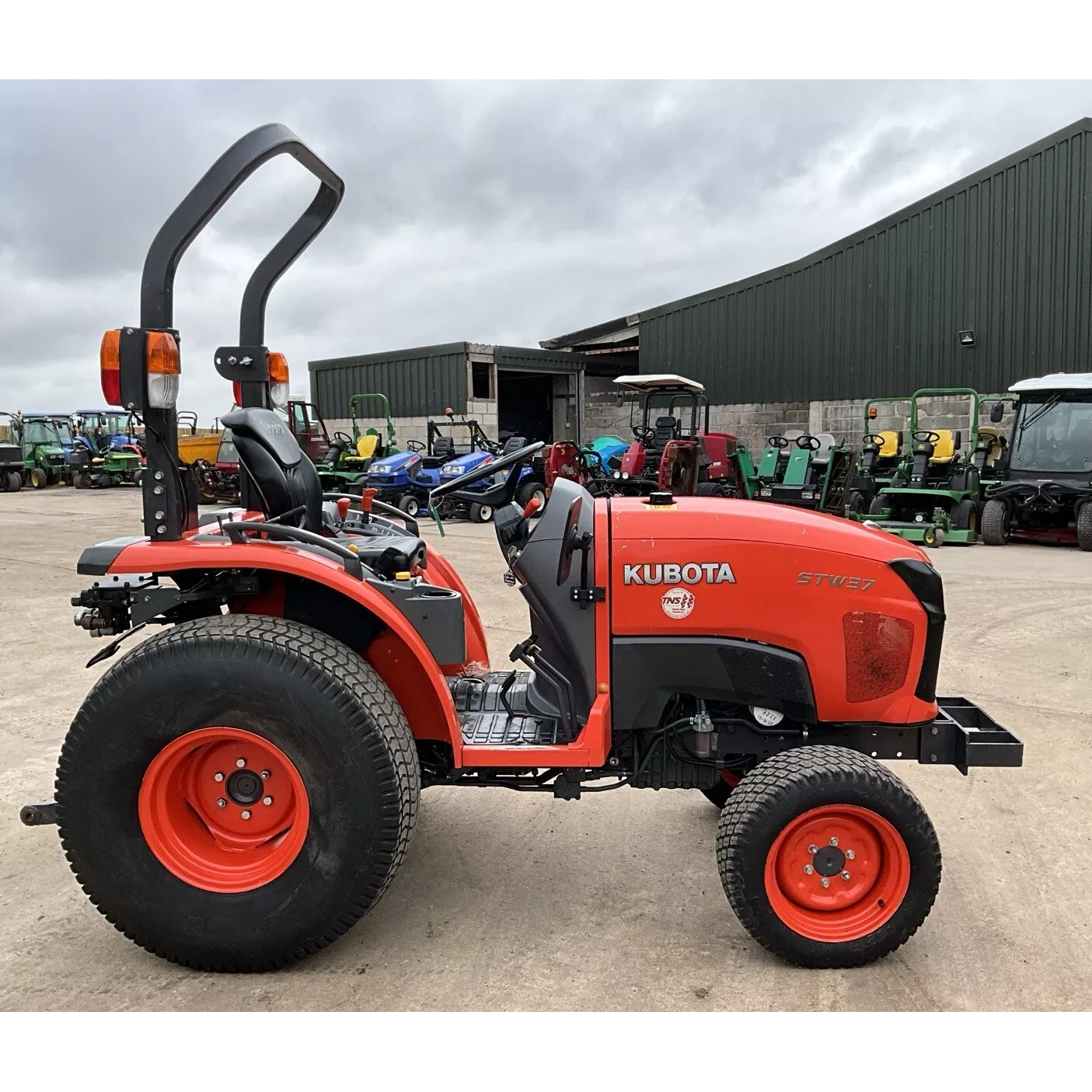 2017 KUBOTA STW37