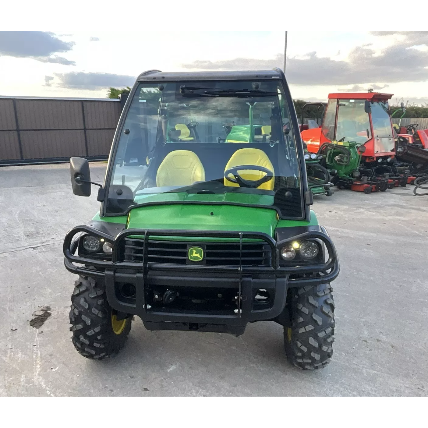 2018 68 JOHN DEERE GATOR XUV 855M - 878Hours