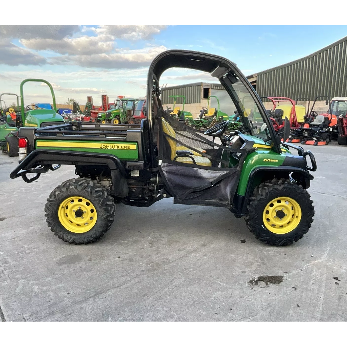 2018 68 JOHN DEERE GATOR XUV 855M