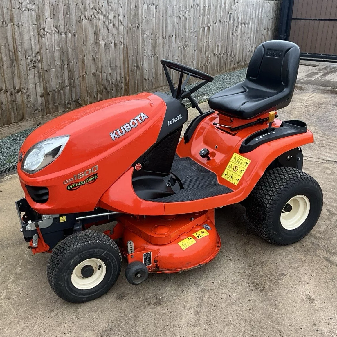 2018 KUBOTA GR1600 MULCHING DIESEL RIDE ON LAWN MOWER