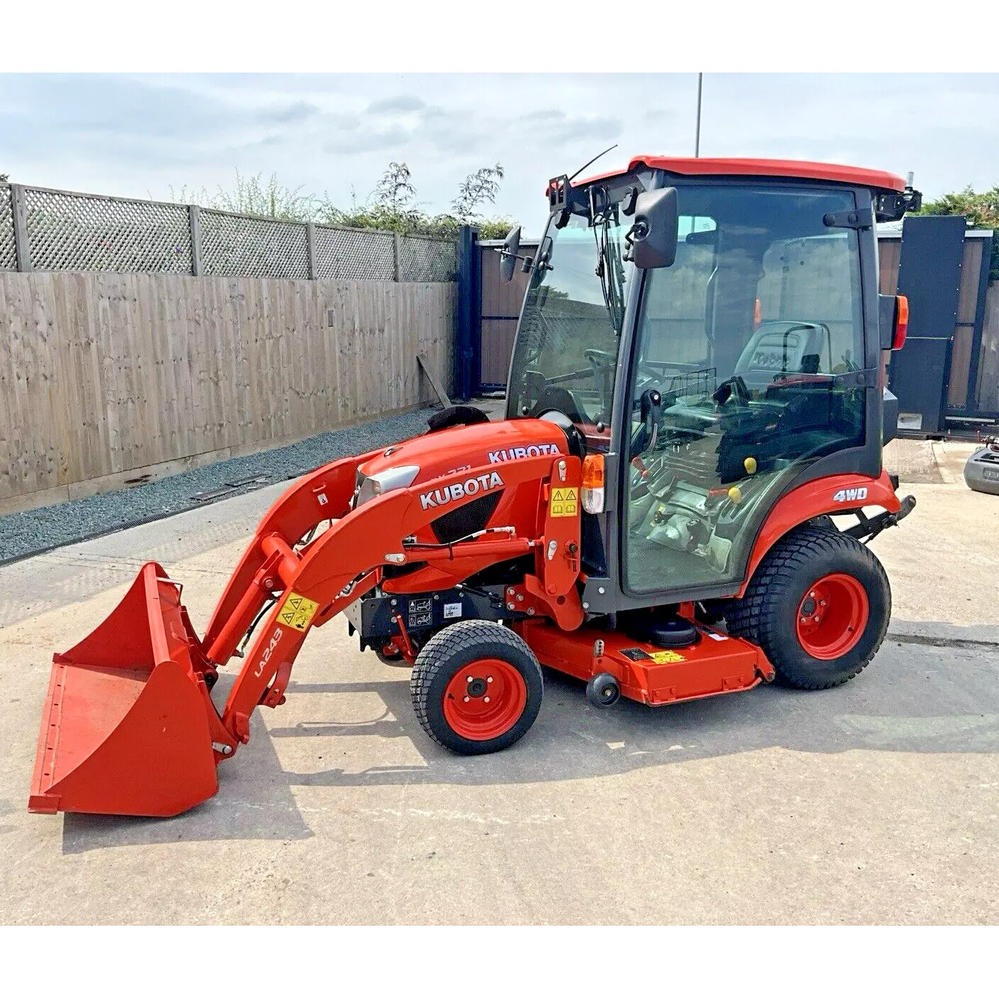 2019 KUBOTA BX261 COMPACT TRACTOR DIESEL 4WD WITH LOADER 