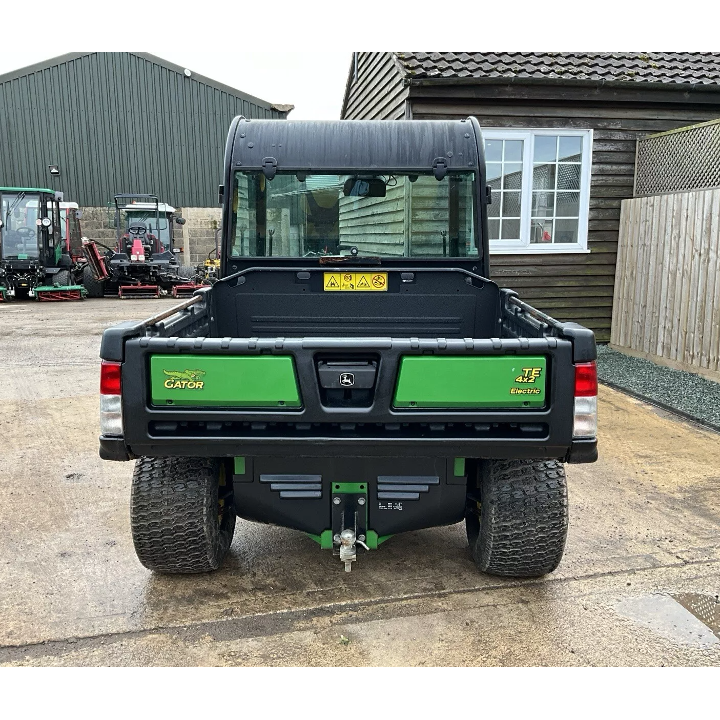 2020 JOHN DEERE 4X2 E GATOR