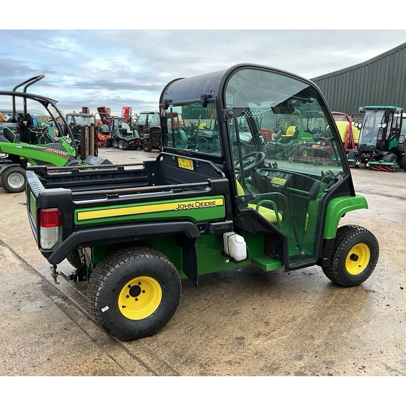 2020 JOHN DEERE 4X2 E GATOR