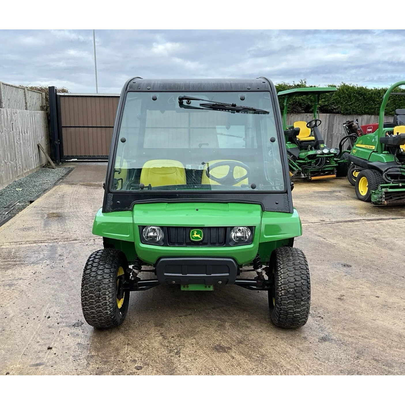 2020 JOHN DEERE 4X2 E GATOR