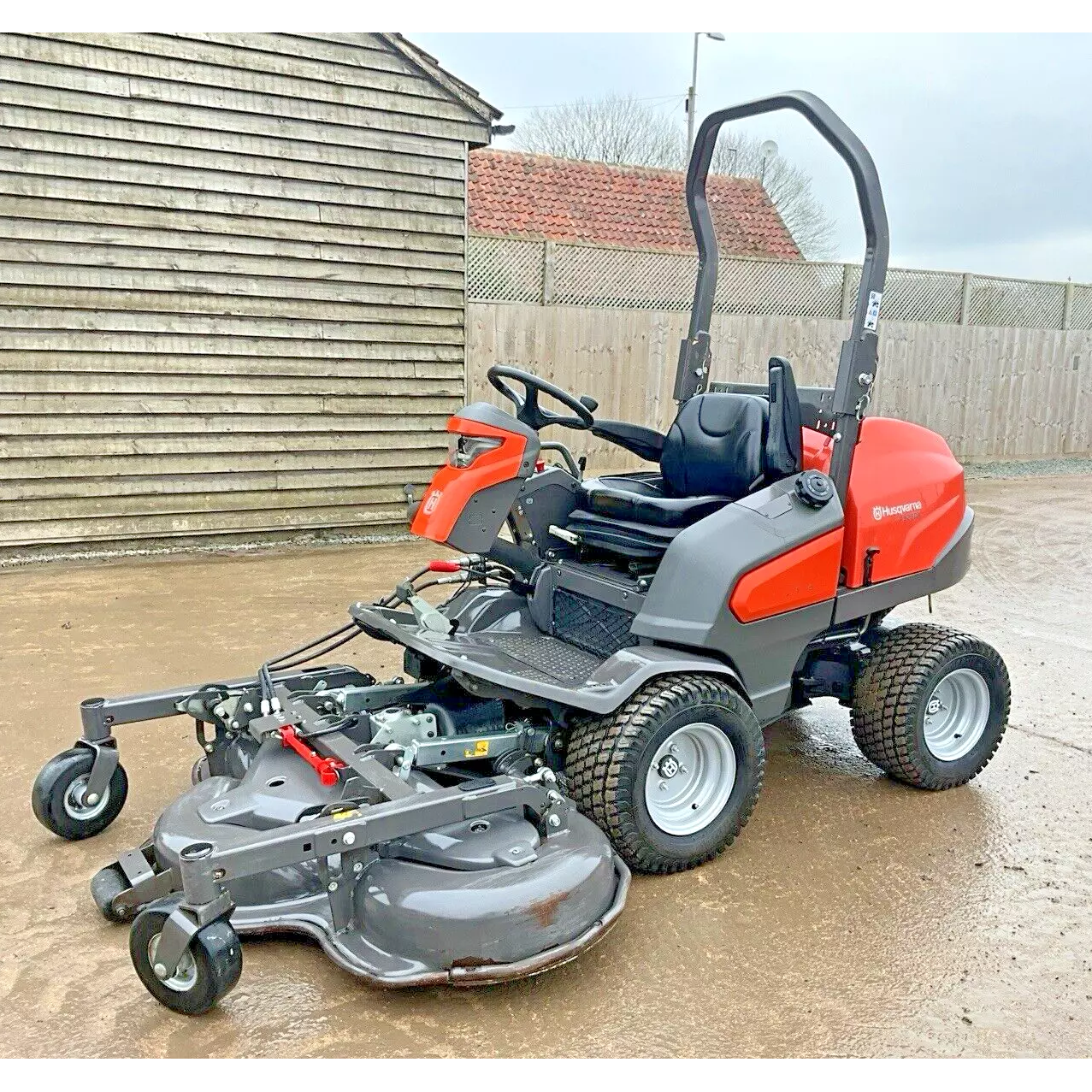 2021 HUSQVARNA P525DX DEISEL ARTICULATED MULCHING RIDE ON LAWN MOWER