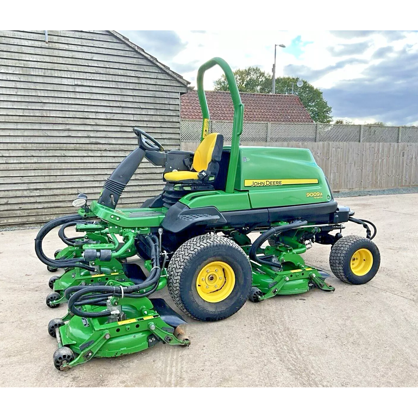 2021 JOHN DEERE 9009A 5 GANG POD WIDE AREA RIDE ON LAWN MOWER