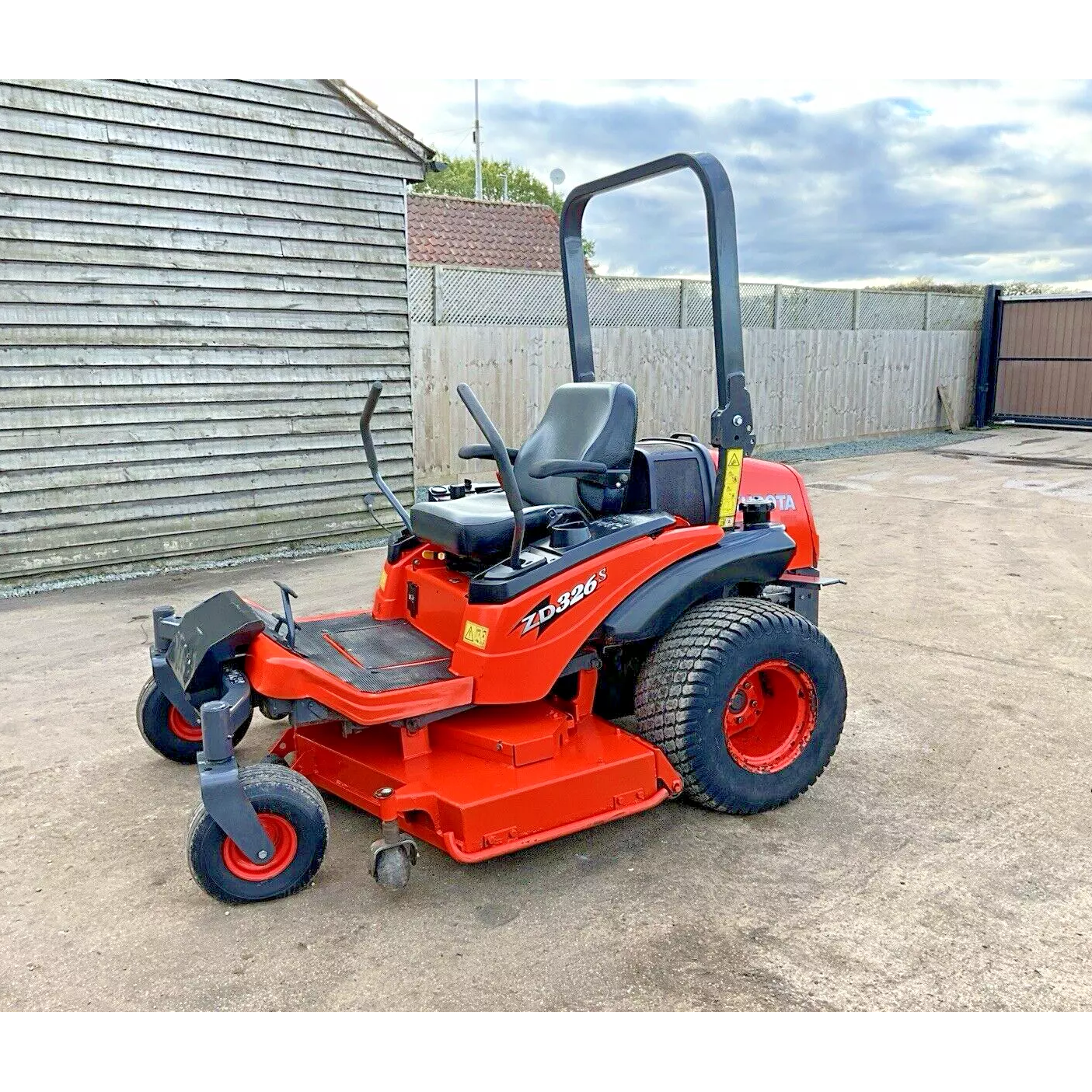 2012 KUBOTA ZD326 ZERO TURN DIESEL RIDE ON LAWN MOWER