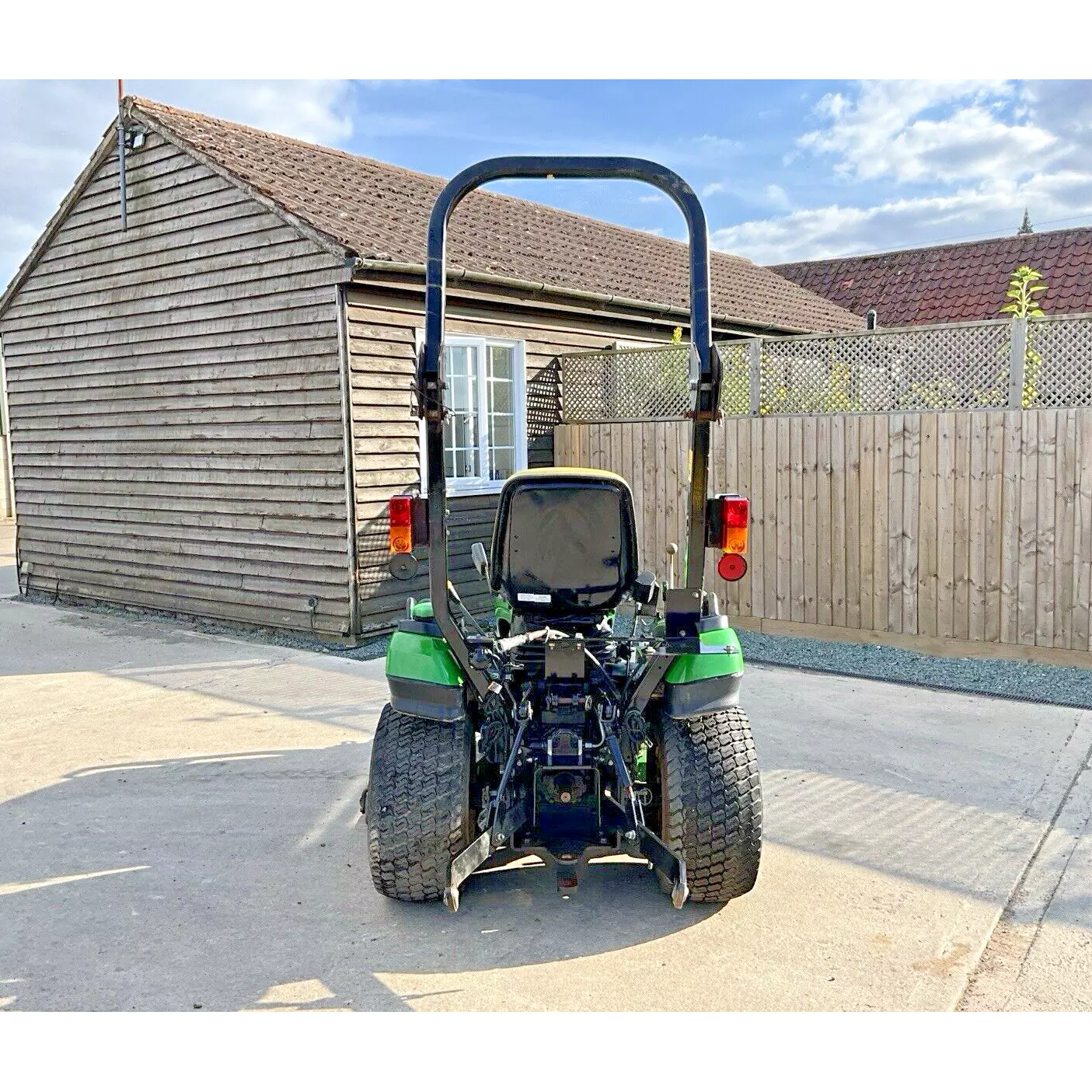 JOHN DEERE 1026R