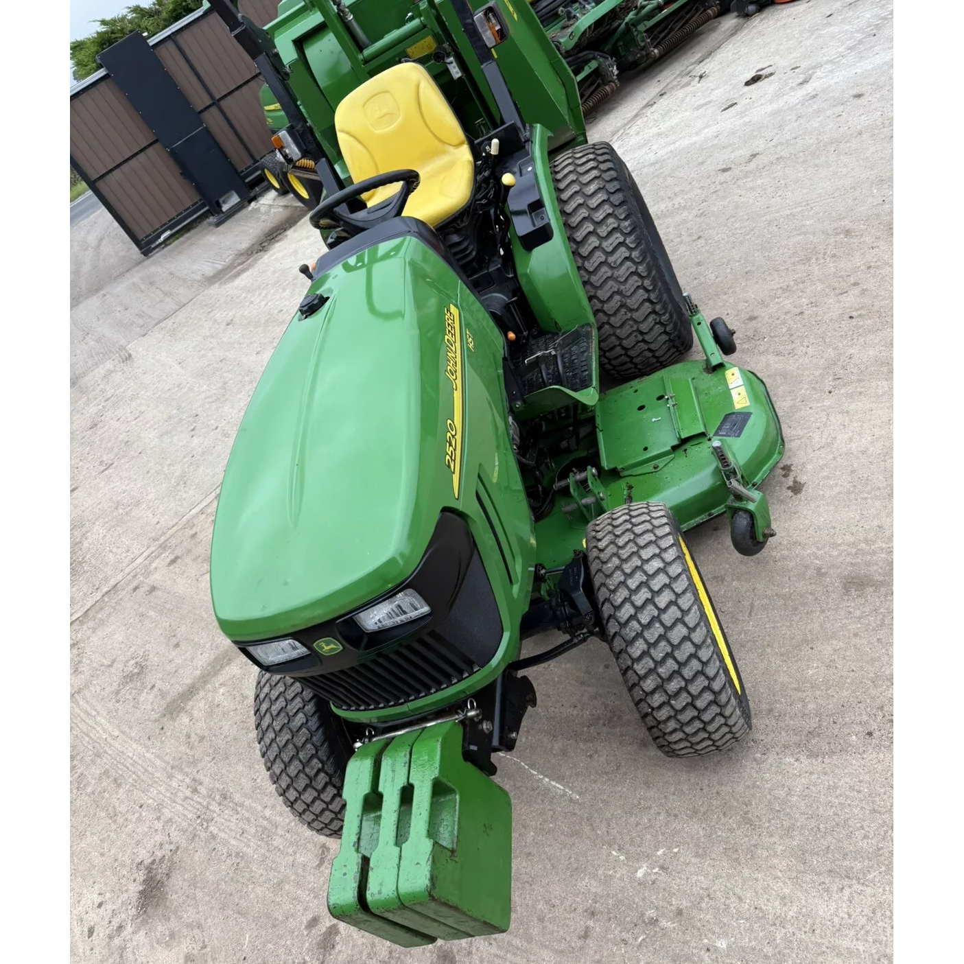 JOHN DEERE 2520