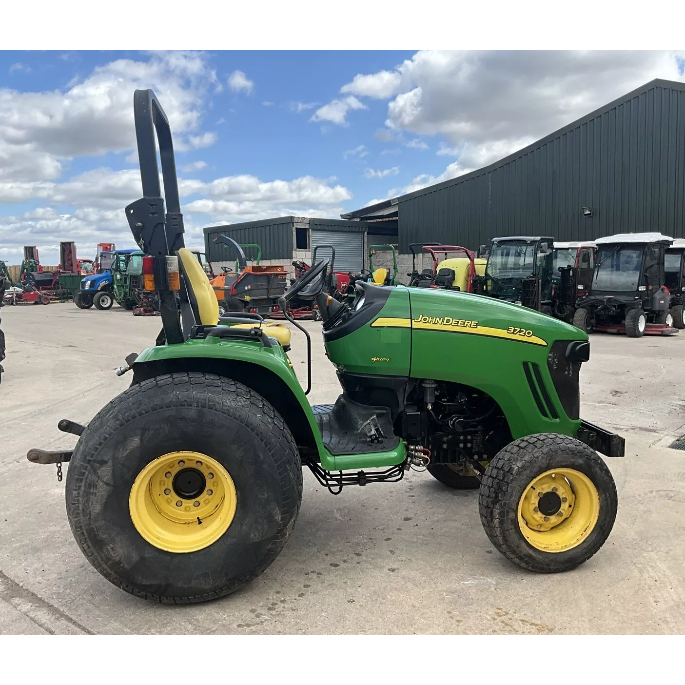 JOHN DEERE 3720