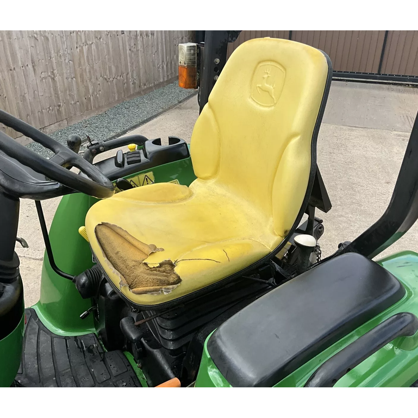 JOHN DEERE 3720