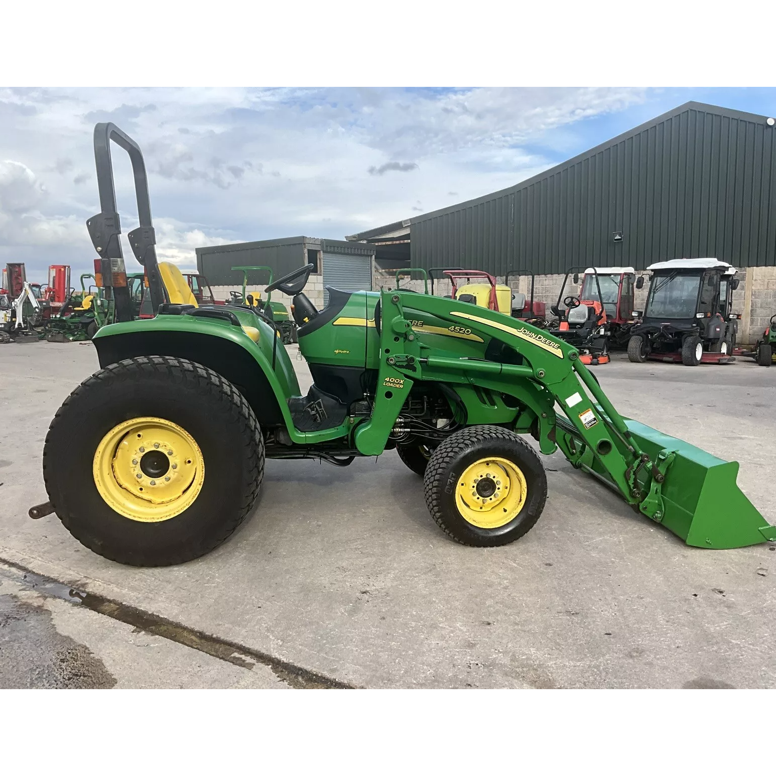 JOHN DEERE 4520