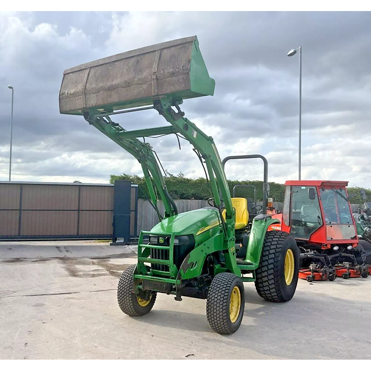 JOHN DEERE 4520