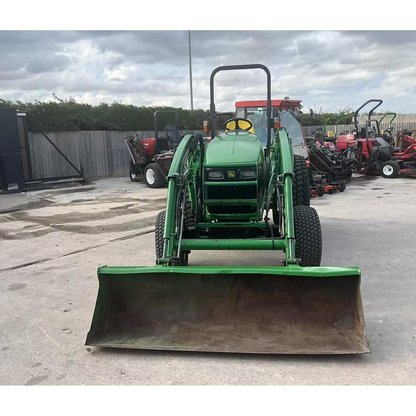 JOHN DEERE 4520